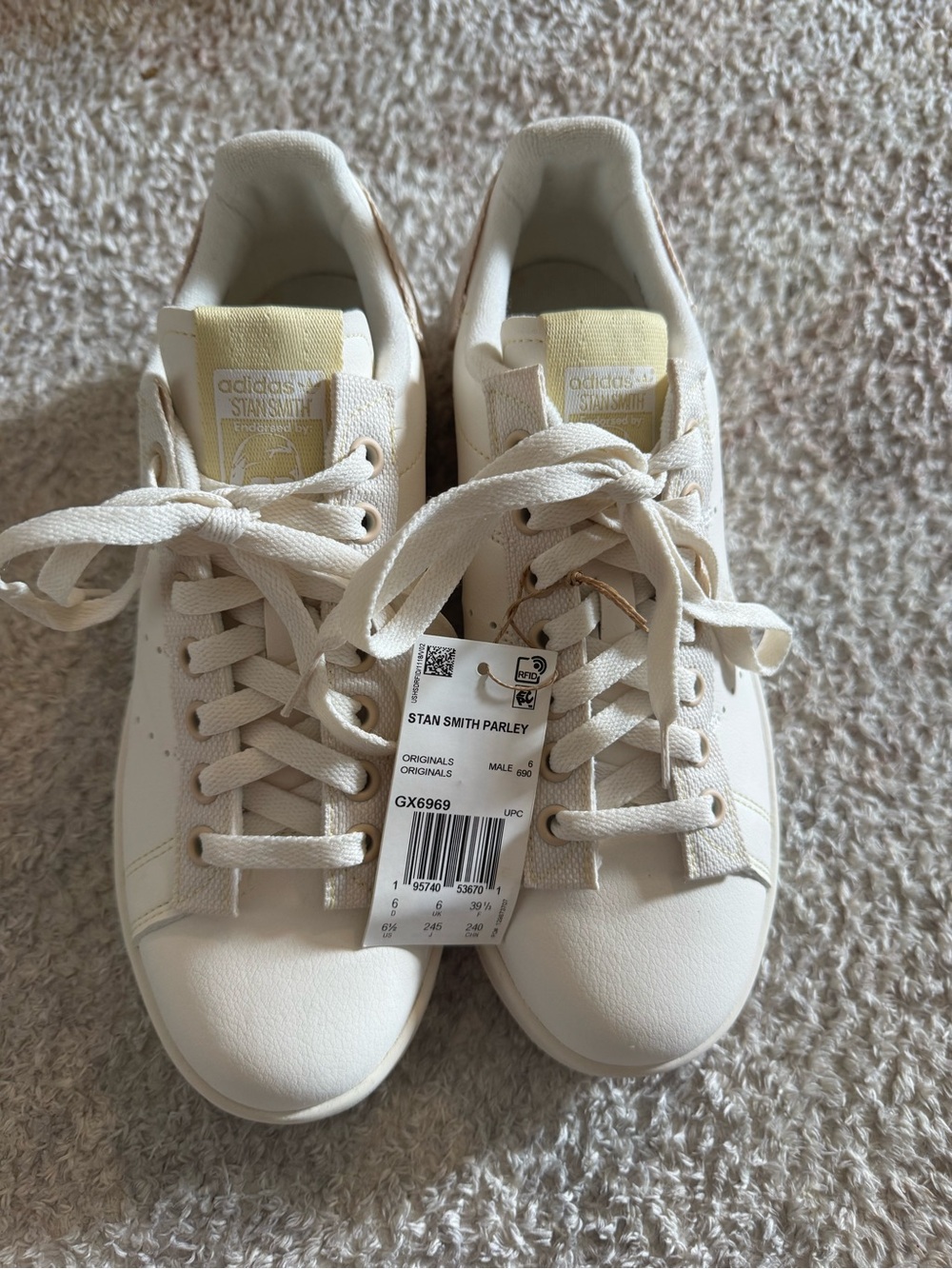 Classic adidas Stan Smith Unisex Cream Sneakers